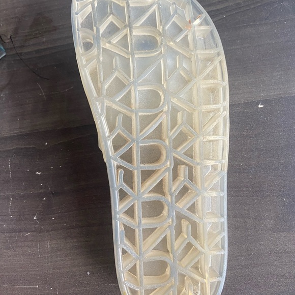 DKNY size 5 - Picture 2 of 2